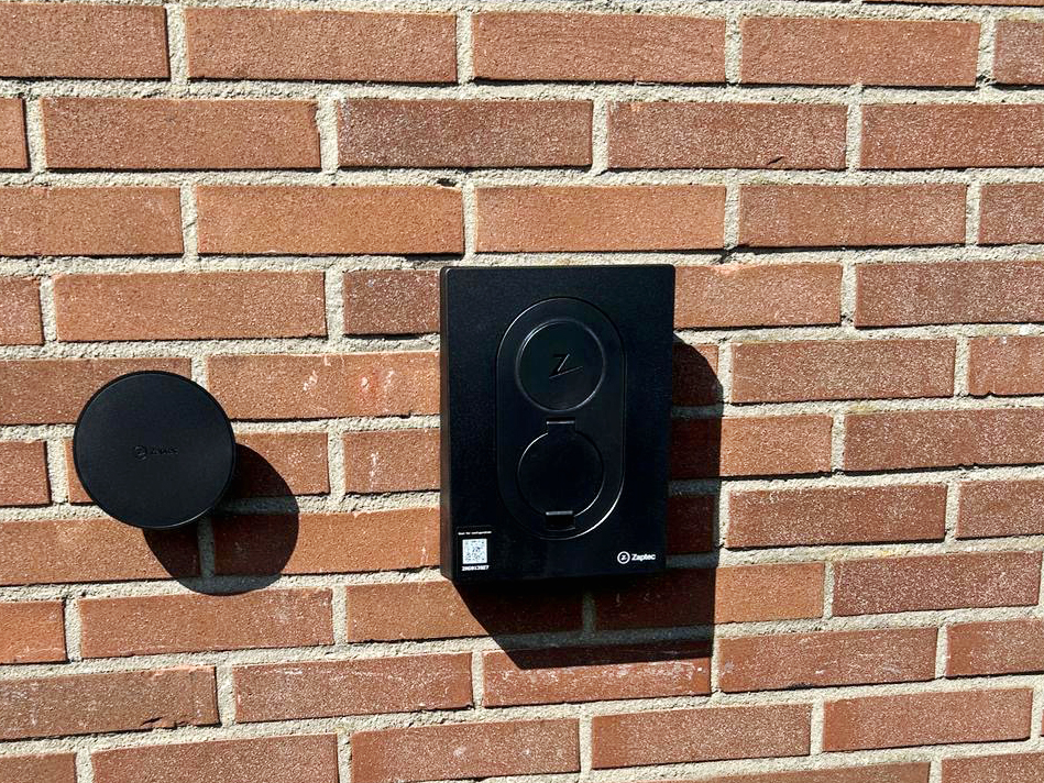 Foto-installatie-laadpaal---klantreview--Jongens-van-de-Wit-kopie