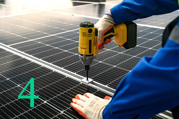 Verwijderen 4 zonnepanelen schuin dak incl. onderconstructie