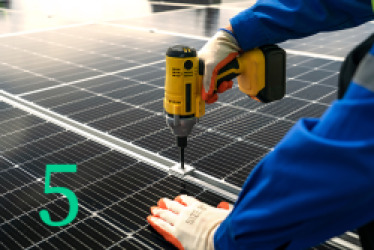Verwijderen 5 zonnepanelen plat dak incl. onderconstructie